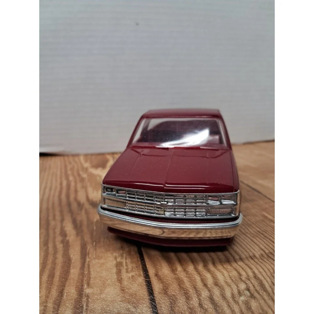 AMT ERTL Dealer Promo - Victory Red 1989 Silverado C-1500 - 1:25 Scale #6057